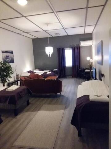 Фото номера Семейный номер Отель Hotel Keskipiste г. Кярсямяки 2